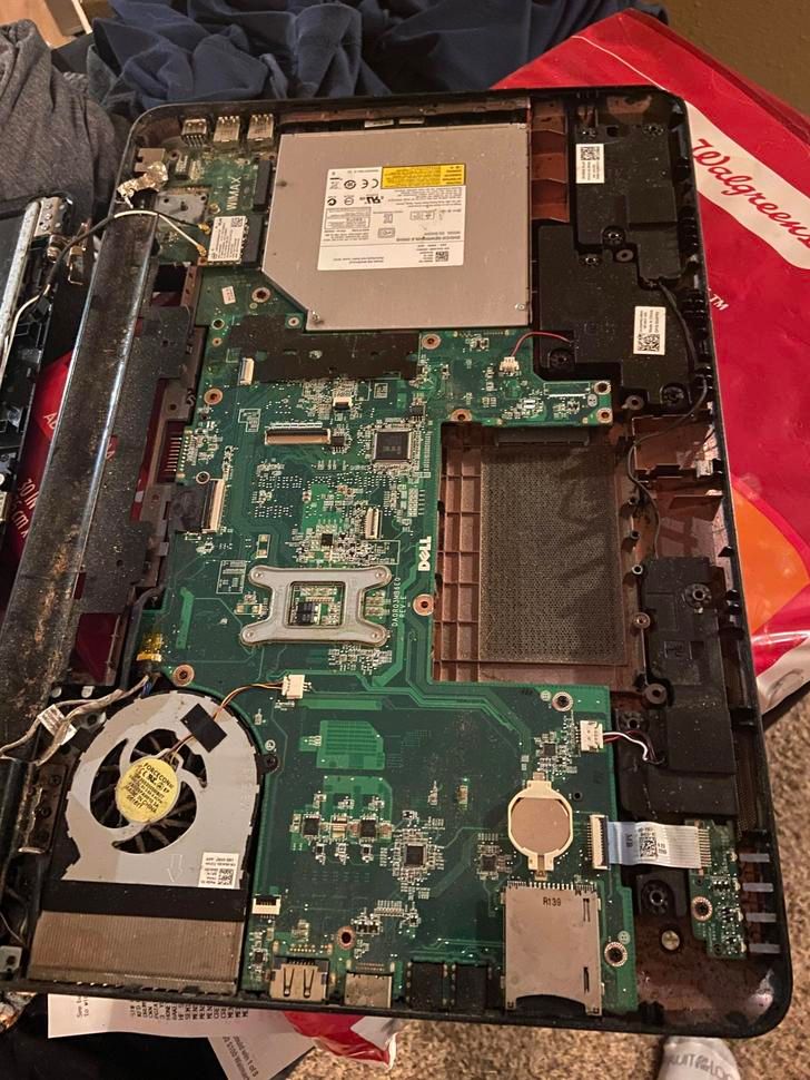 ผู้ใช้ Reddit พบ Laptop อายุ 10 ปี ที่มี 533 Bitcoin มูลค่า 162 ล้านบาท เก็บเอาไว้