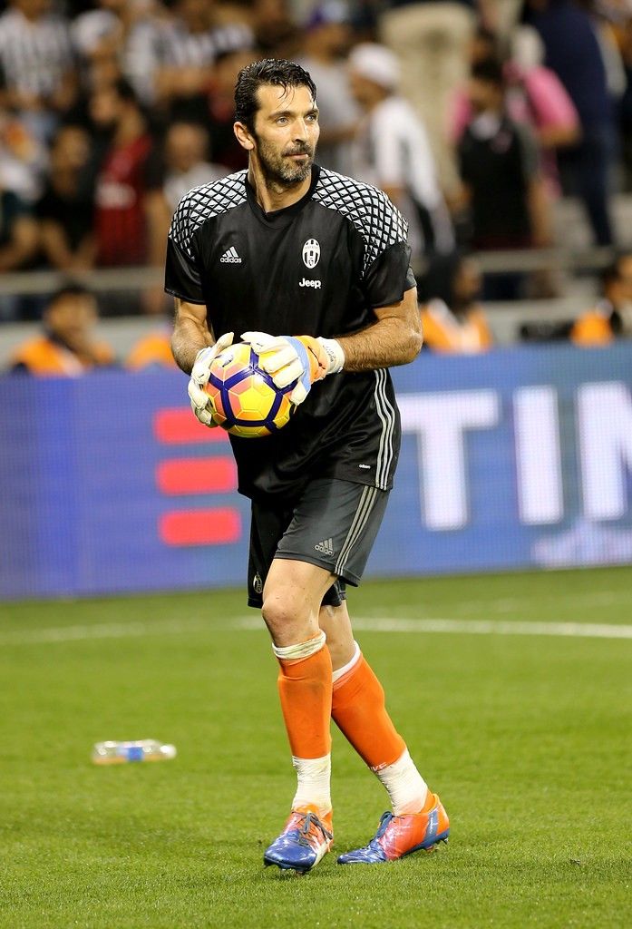 Charged Particles & SportsIcon เปิดตัว Gigi Buffon Nested NFT