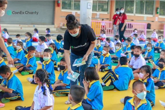 CoinEx Charity Book Donation Worldwide | ของขวัญสุดพิเศษสำหรับวันเด็กสากลพร้อมหนังสือกว่า 10,000 เล่ม