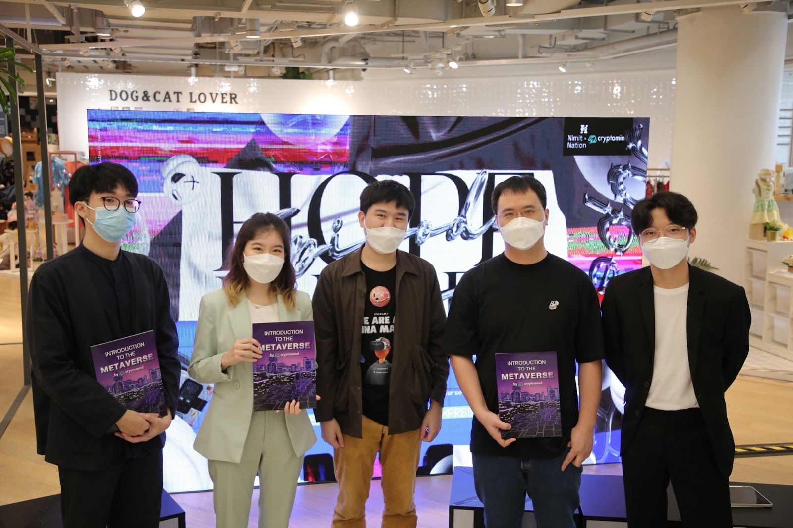 สรุปไฮไลท์งาน Hope Is Dope : Episode Zero นิทรรศการ NFT ภายใต้ความร่วมมือ Nimit Nation และ Cryptomind เปิดประสบการณ์สู่โลก Metaverse อย่างเต็มรูปแบบ ณ ห้าง Siam Discovery