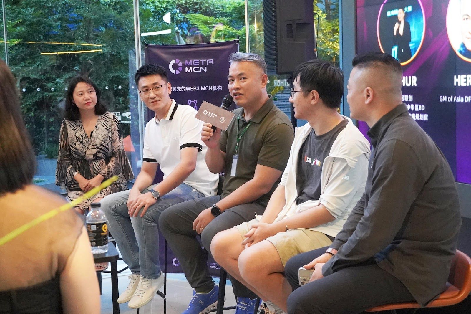Vitalik และ รมว. กระทรวงดิจิทัลฯ ร่วมประชุมสัมมนาการนำเทคโนโลยีบล็อกเชนมาใช้ในประเทศไทย