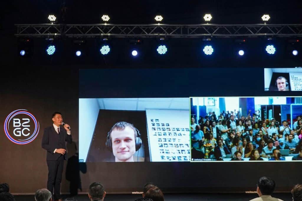 Vitalik และ รมว. กระทรวงดิจิทัลฯ ร่วมประชุมสัมมนาการนำเทคโนโลยีบล็อกเชนมาใช้ในประเทศไทย