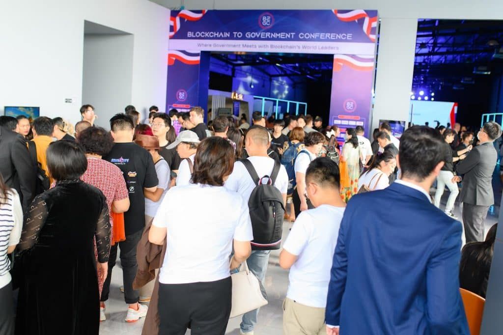 Vitalik และ รมว. กระทรวงดิจิทัลฯ ร่วมประชุมสัมมนาการนำเทคโนโลยีบล็อกเชนมาใช้ในประเทศไทย