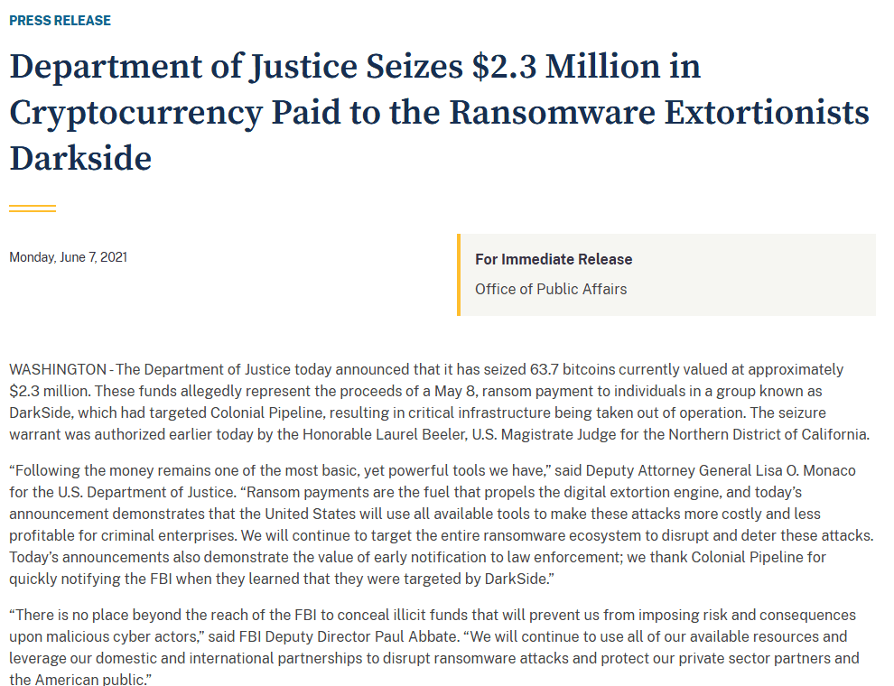 หน้าแถลงข่าวของกระทรวงยุติธรรมสหรัฐ เรื่องการยึดคืน Bitcoin จากค่าไถ่ Colonial Pipeline