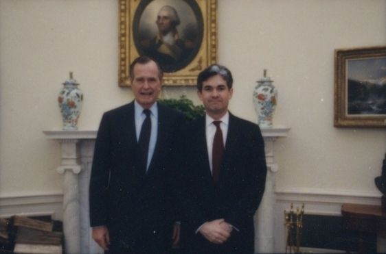 Jerome Powell āļāļāļāļĢāļ°āļāļēāļāļēāļāļīāļāļāļĩ George H. W. Bush āļāļĩ 1993