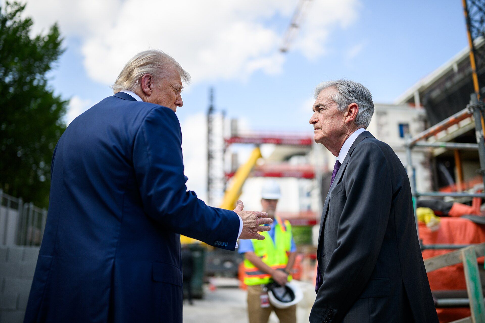 Donald Trump āļāļļāļĒāļāļąāļ Jerome Powell āļĢāļ°āļŦāļ§āđāļēāļāđāļĒāļĩāđāļĒāļĄāđāļāļāđāļāļĢāļąāļāļāļĢāļļāļāļāļēāļāļēāļĢ Fed