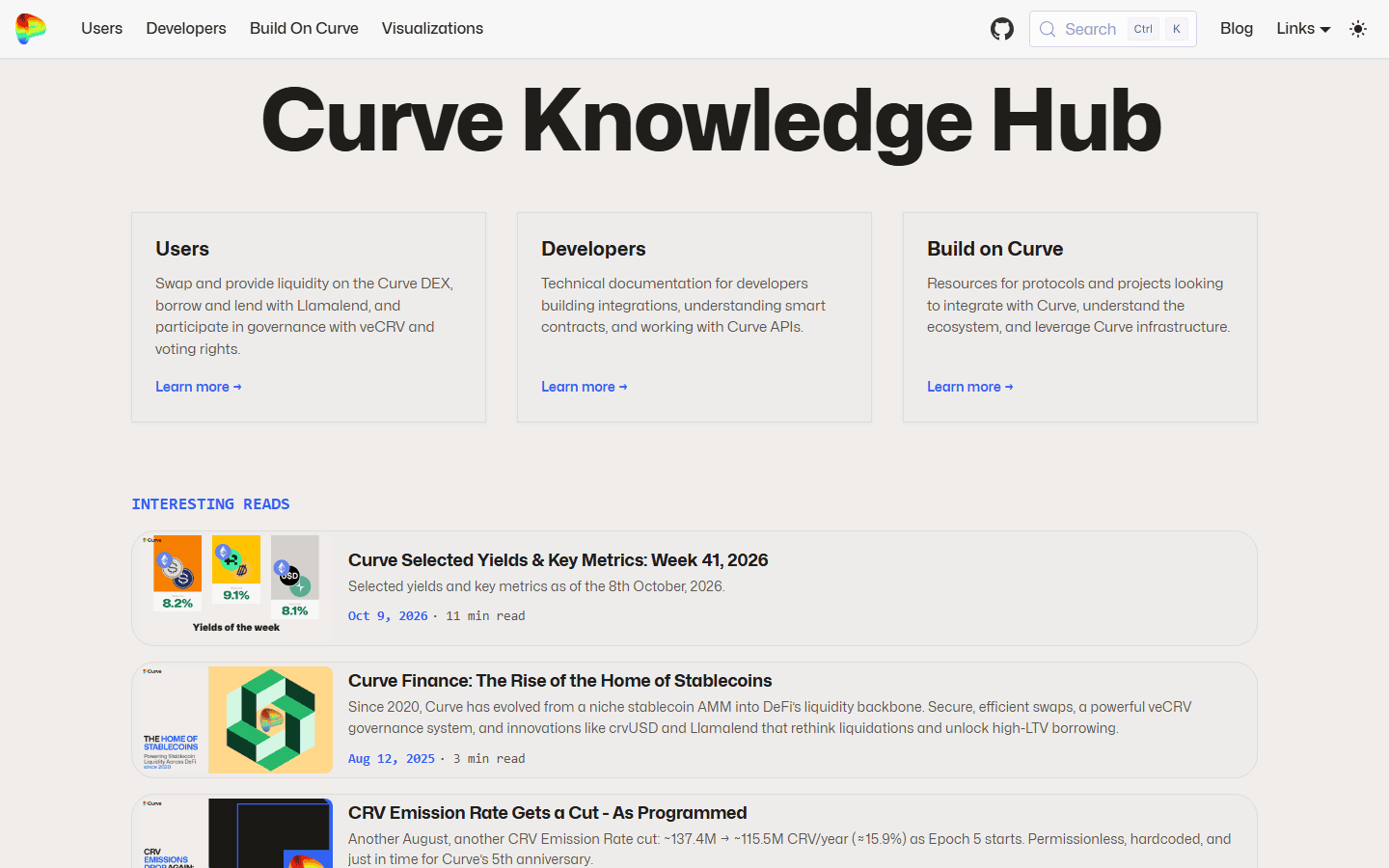 หน้าแรก Curve Knowledge Hub (resources.curve.finance) แยกหมวด Users, Developers และ Build on Curve พร้อมบทความล่าสุด