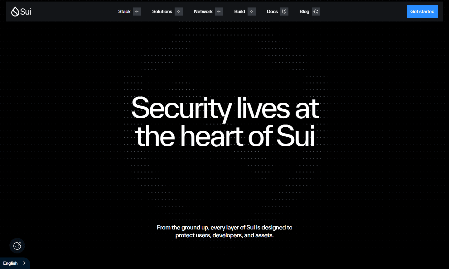 หน้า Sui Security บน sui.io ข้อความ Security lives at the heart of Sui และข้อความบนหน้าเว็บที่ Sui อ้างว่าทุกชั้นของระบบออกแบบมาเพื่อปกป้องผู้ใช้ นักพัฒนา และสินทรัพย์ (เป็นคำกล่าวของ Sui เอง)